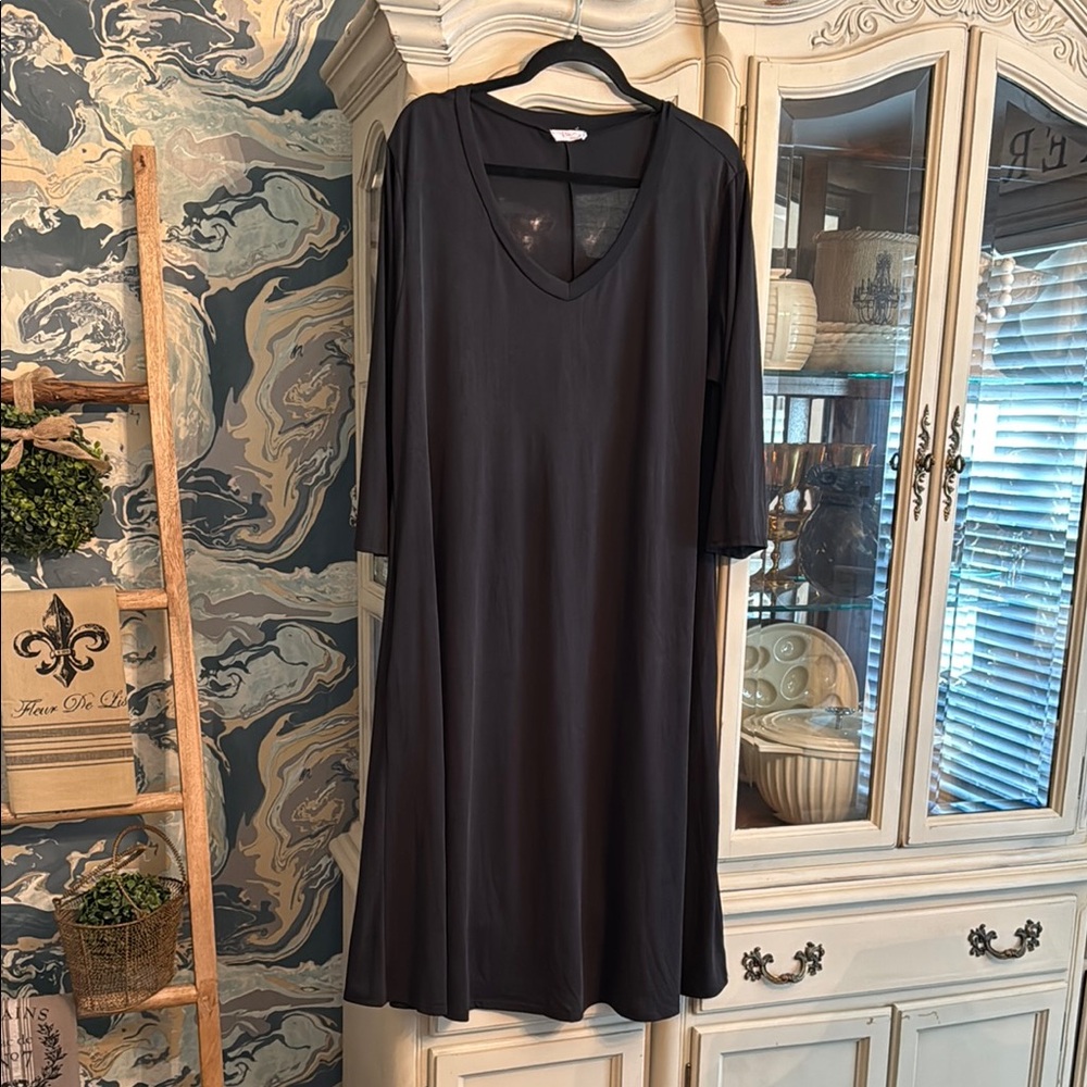 Basic Black Pullover V-Neck TShirt Dress 1X Pockets